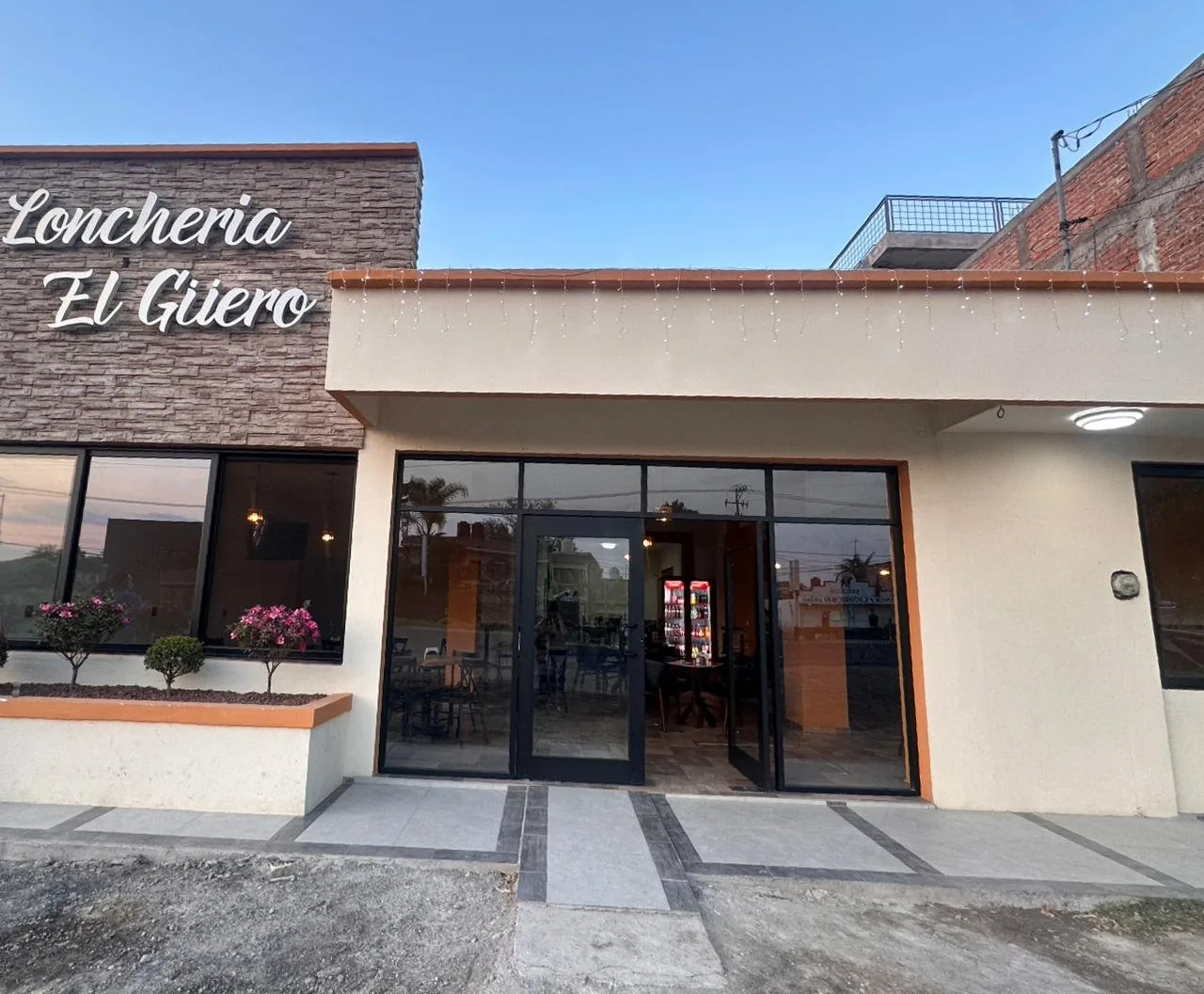 Fachada El Güero